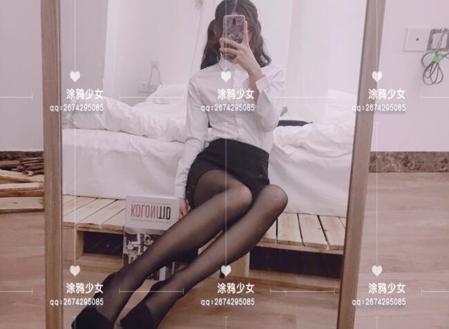 涂鸦少女 性感自慰喷水